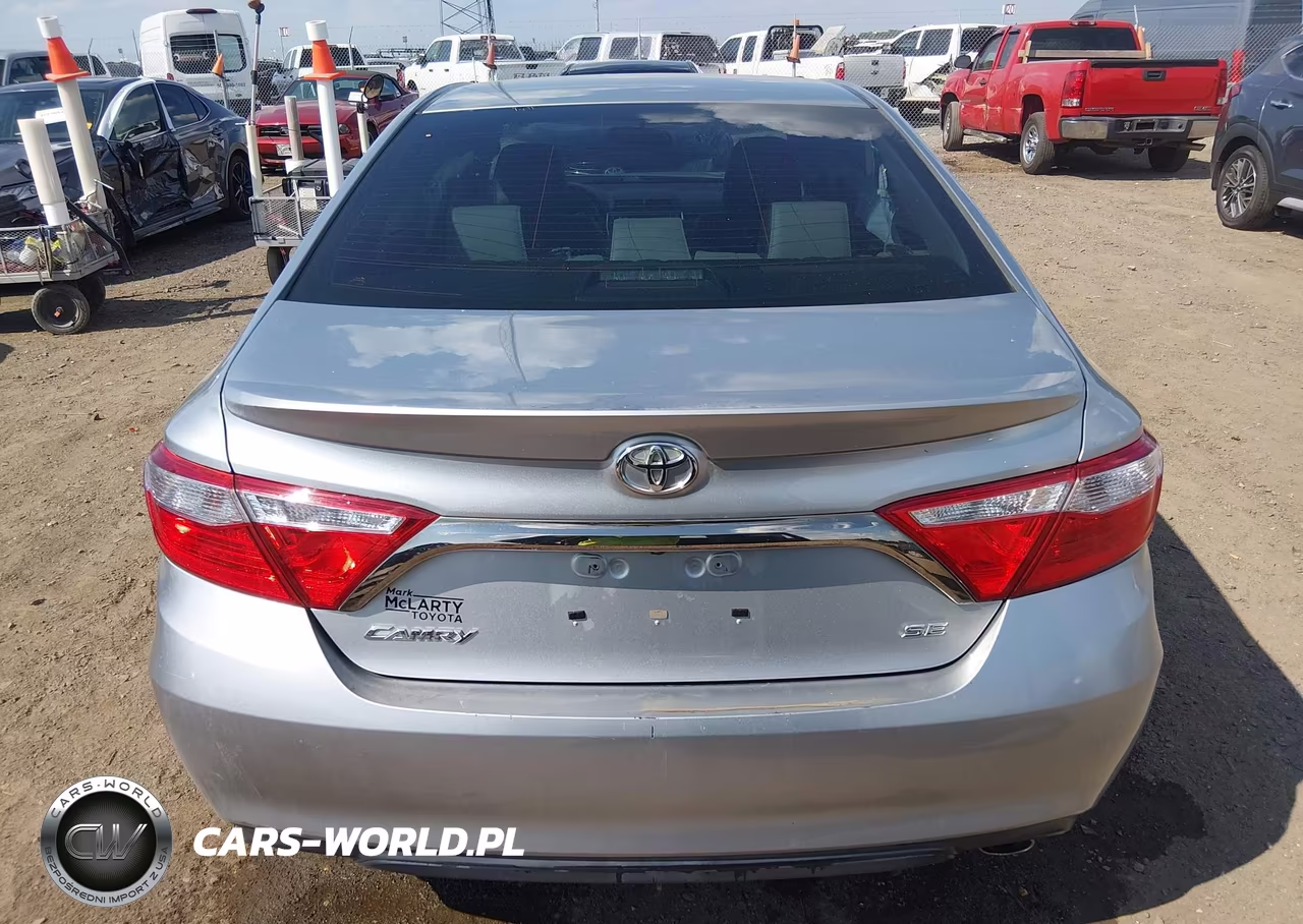 2016 Toyota Camry Se VIN:4T1BF1FK2GU213696 - 16