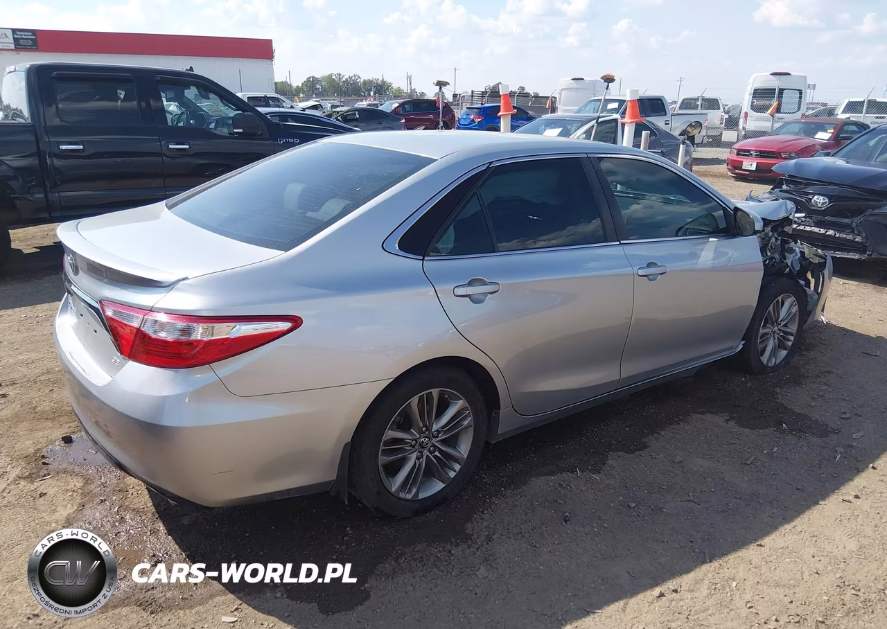 2016 Toyota Camry Se VIN:4T1BF1FK2GU213696 - 4