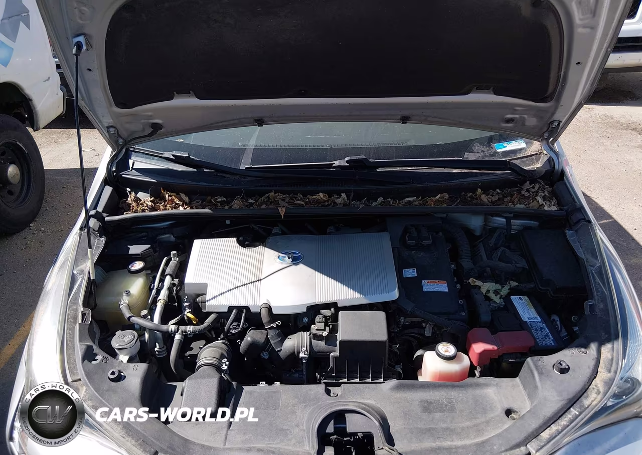 2018 Toyota Prius Two VIN:JTDKBRFU7J3586925 - 10