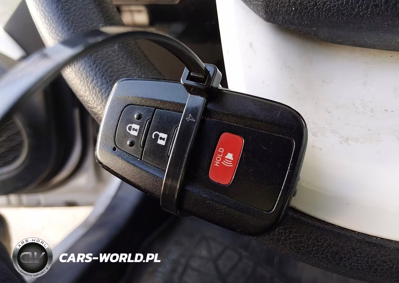 2018 Toyota Prius Two VIN:JTDKBRFU7J3586925 - 11