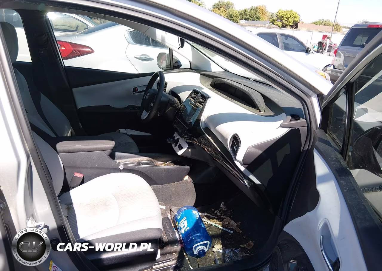 2018 Toyota Prius Two VIN:JTDKBRFU7J3586925 - 5