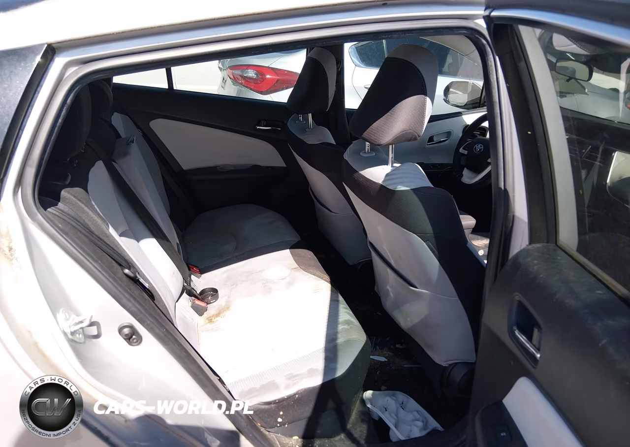 2018 Toyota Prius Two VIN:JTDKBRFU7J3586925 - 8