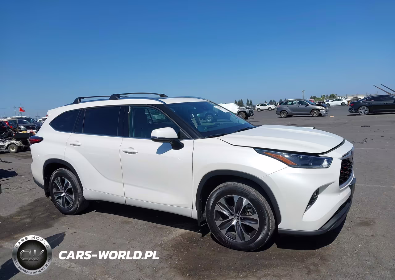 2021 Toyota Highlander Xle VIN:5TDHZRBH4MS102677 - 14