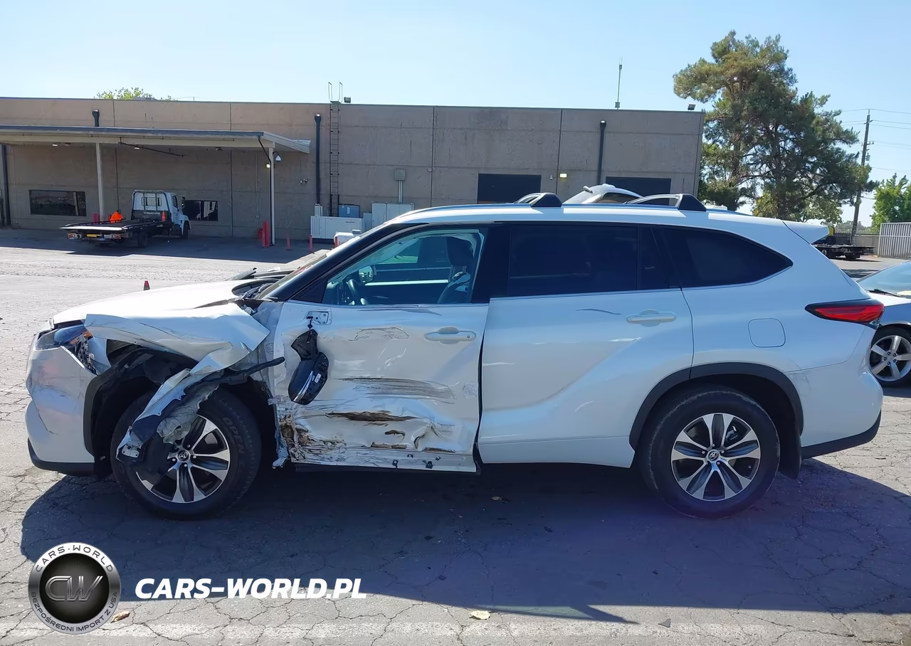 2021 Toyota Highlander Xle VIN:5TDHZRBH4MS102677 - 15