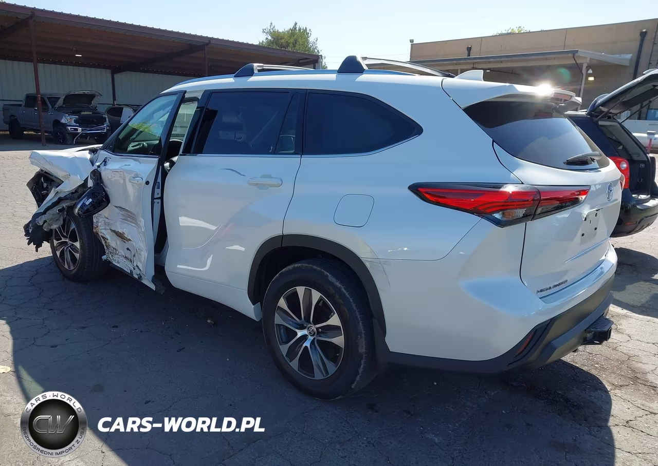 2021 Toyota Highlander Xle VIN:5TDHZRBH4MS102677 - 3