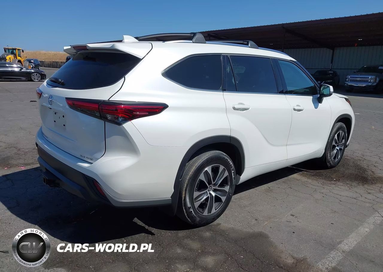 2021 Toyota Highlander Xle VIN:5TDHZRBH4MS102677 - 4