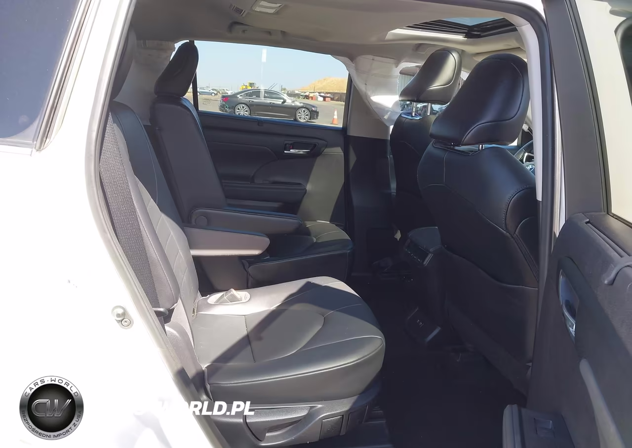 2021 Toyota Highlander Xle VIN:5TDHZRBH4MS102677 - 8