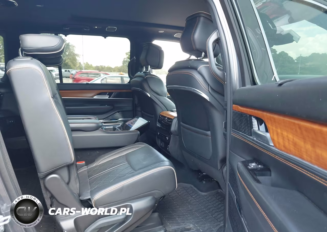 2024 Jeep Grand Wagoneer L Series Iii 4X4 VIN:1C4SJSGP3RS186364 - 8