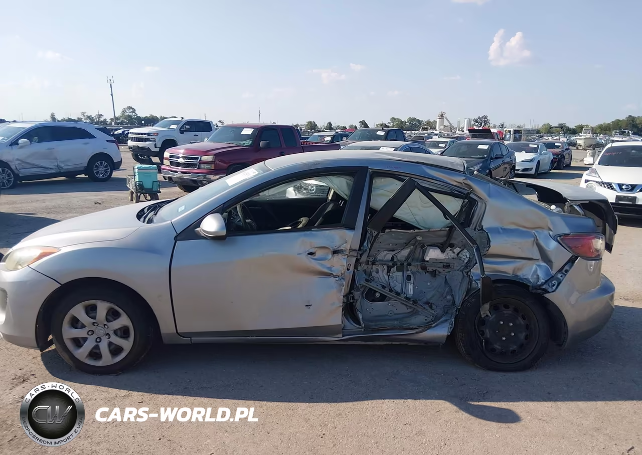 2013 Mazda Mazda3 I Sport VIN:JM1BL1UP7D1770242 - 14