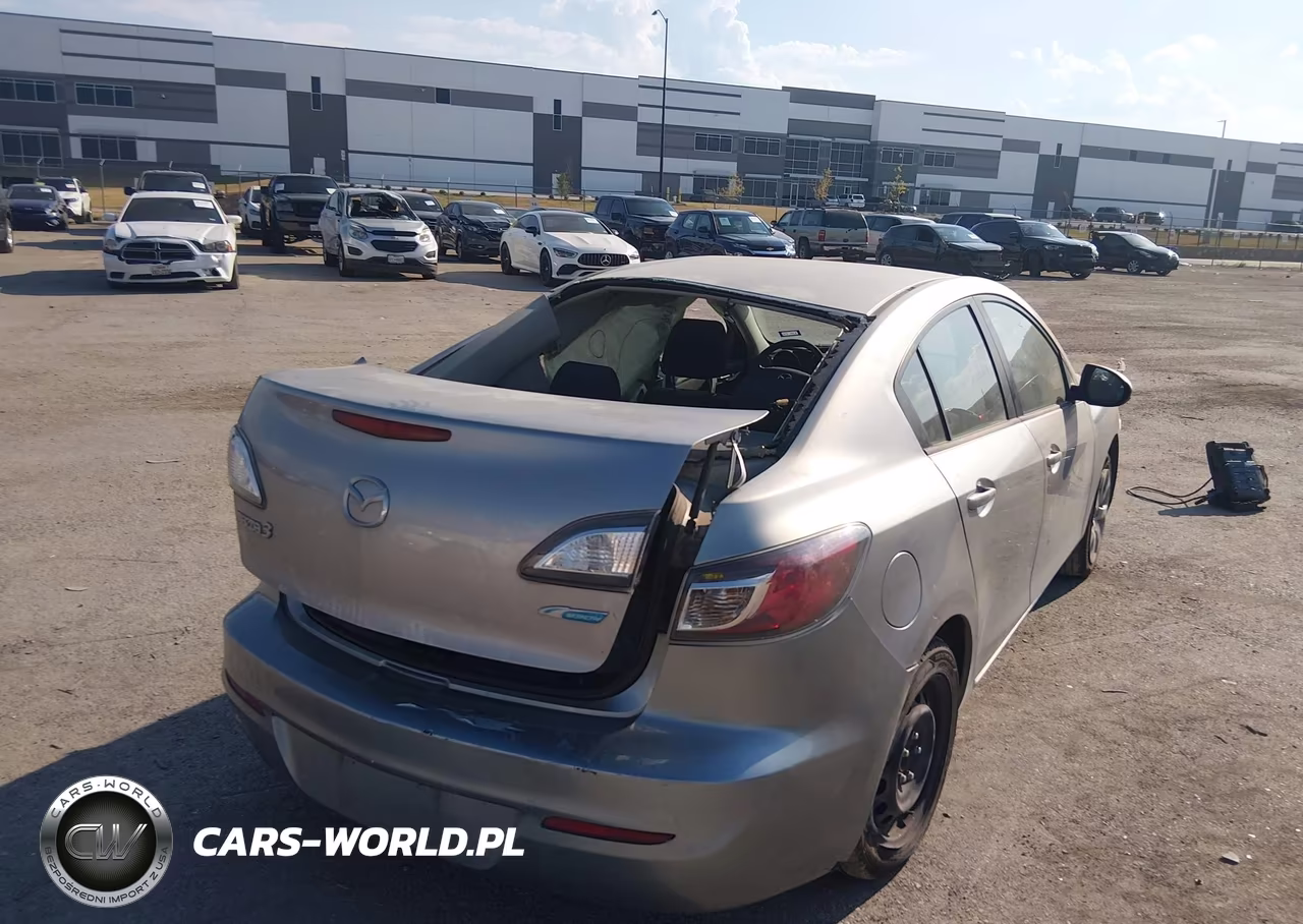 2013 Mazda Mazda3 I Sport VIN:JM1BL1UP7D1770242 - 4