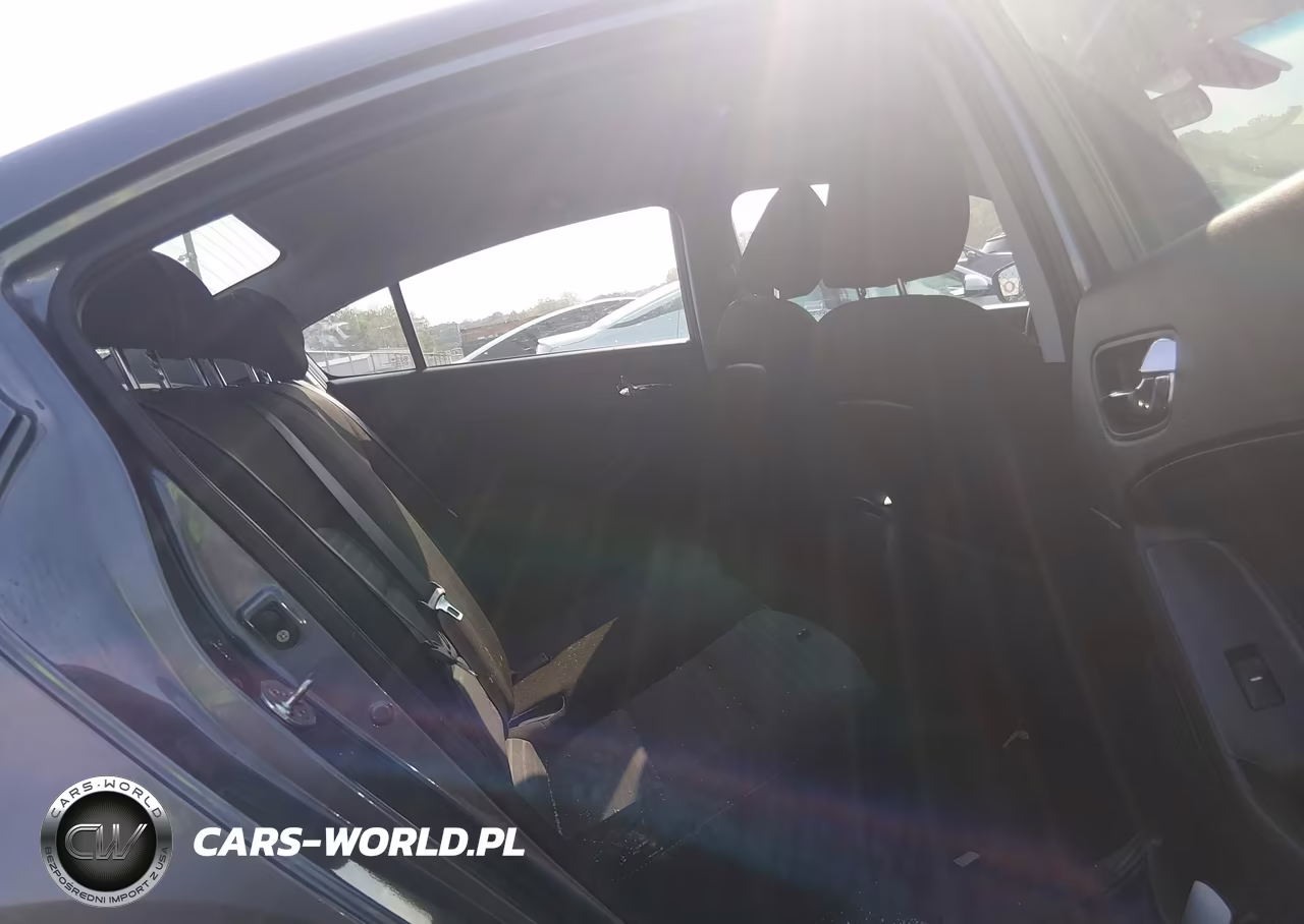 2018 Kia Forte S VIN:3KPFL4A78JE199313 - 8