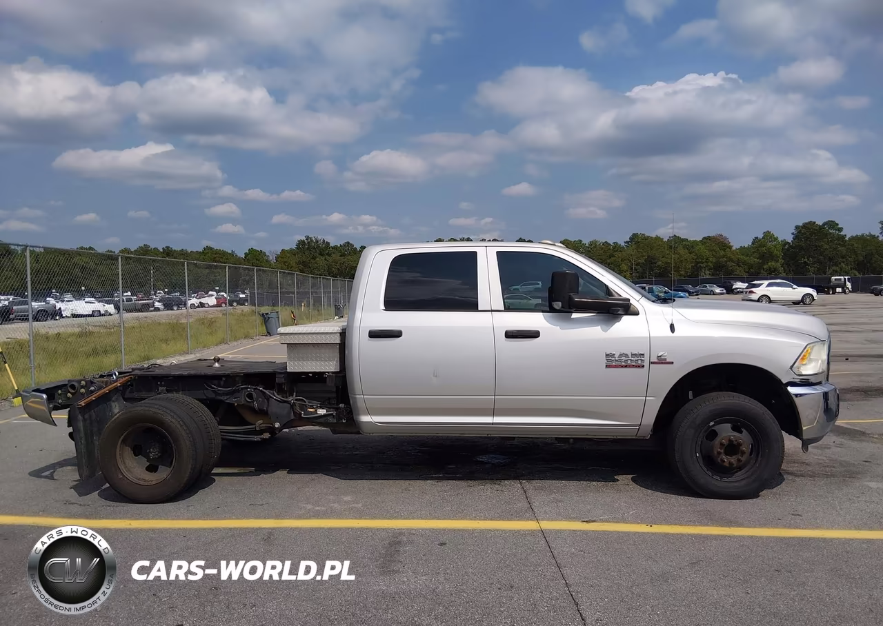 2018 Ram 3500 Tradesman 4X4 8' Box VIN:3C63RRGL6JG124608 - 13