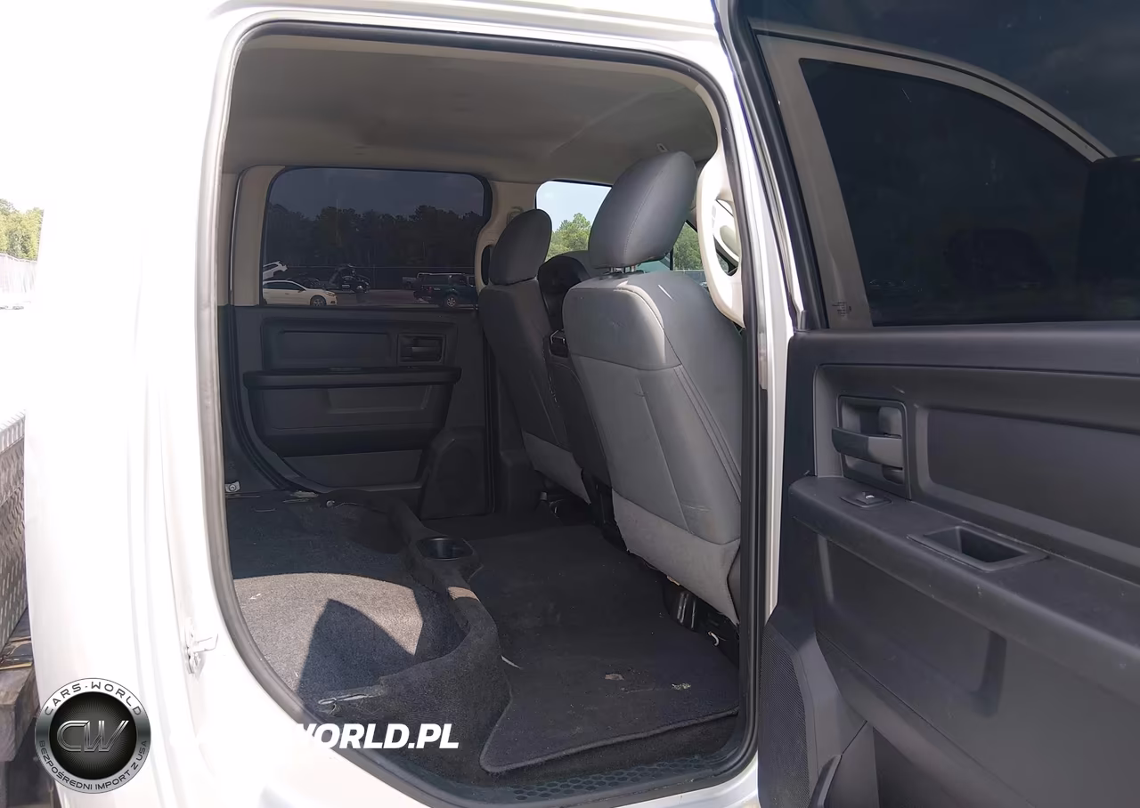 2018 Ram 3500 Tradesman 4X4 8' Box VIN:3C63RRGL6JG124608 - 7