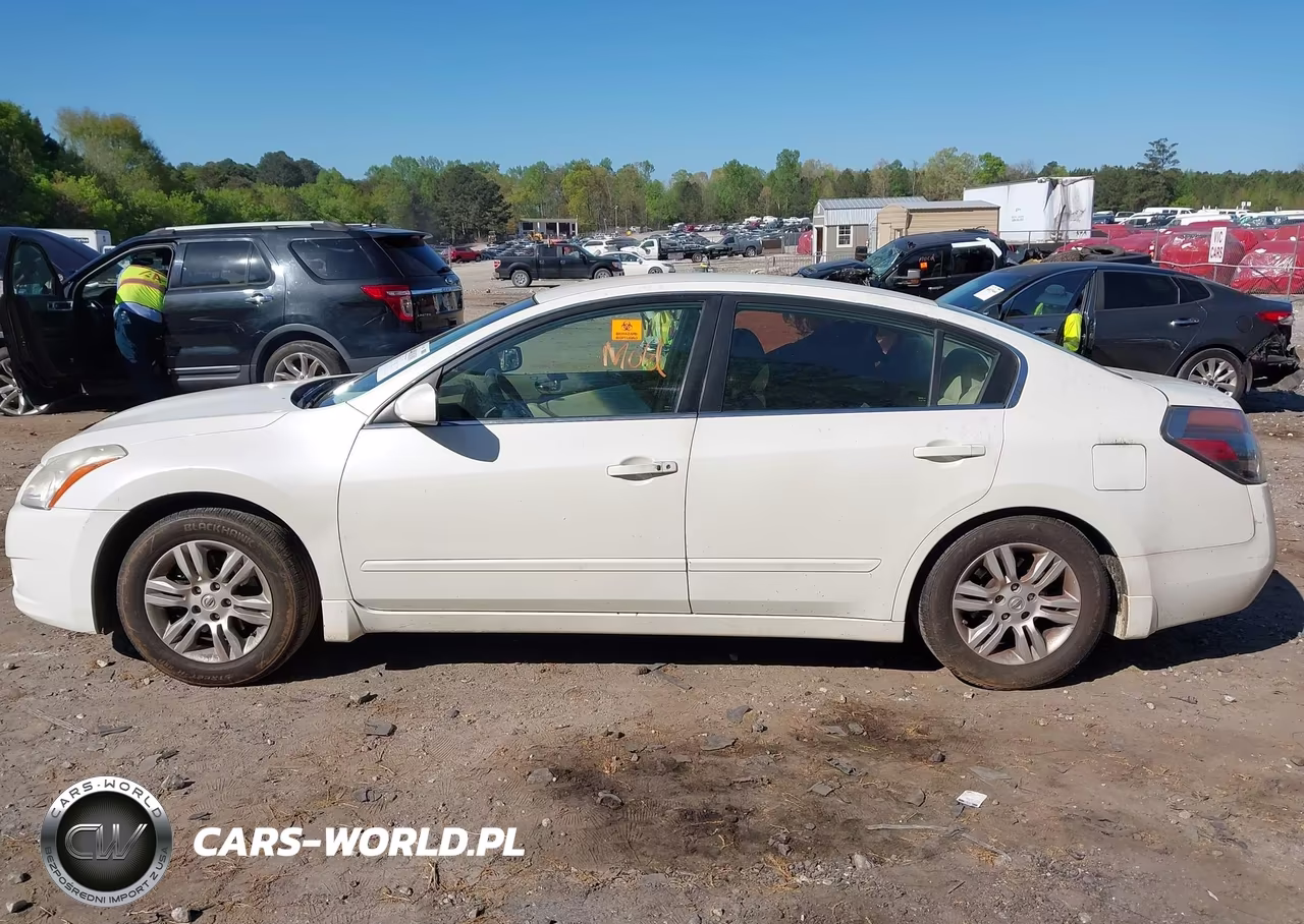 2011 Nissan Altima 2.5 S VIN:1N4AL2AP0BN414023 - 14