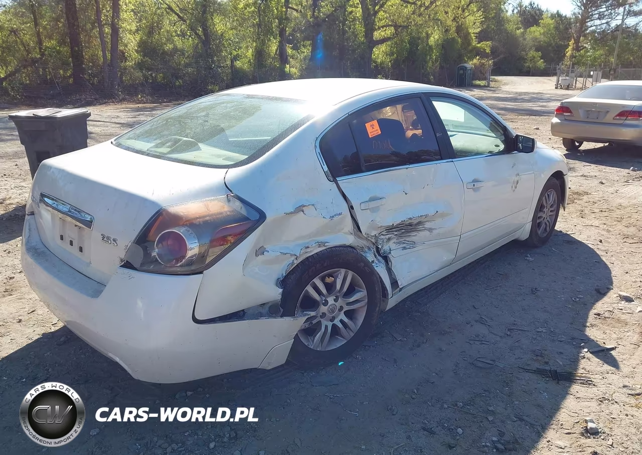 2011 Nissan Altima 2.5 S VIN:1N4AL2AP0BN414023 - 4