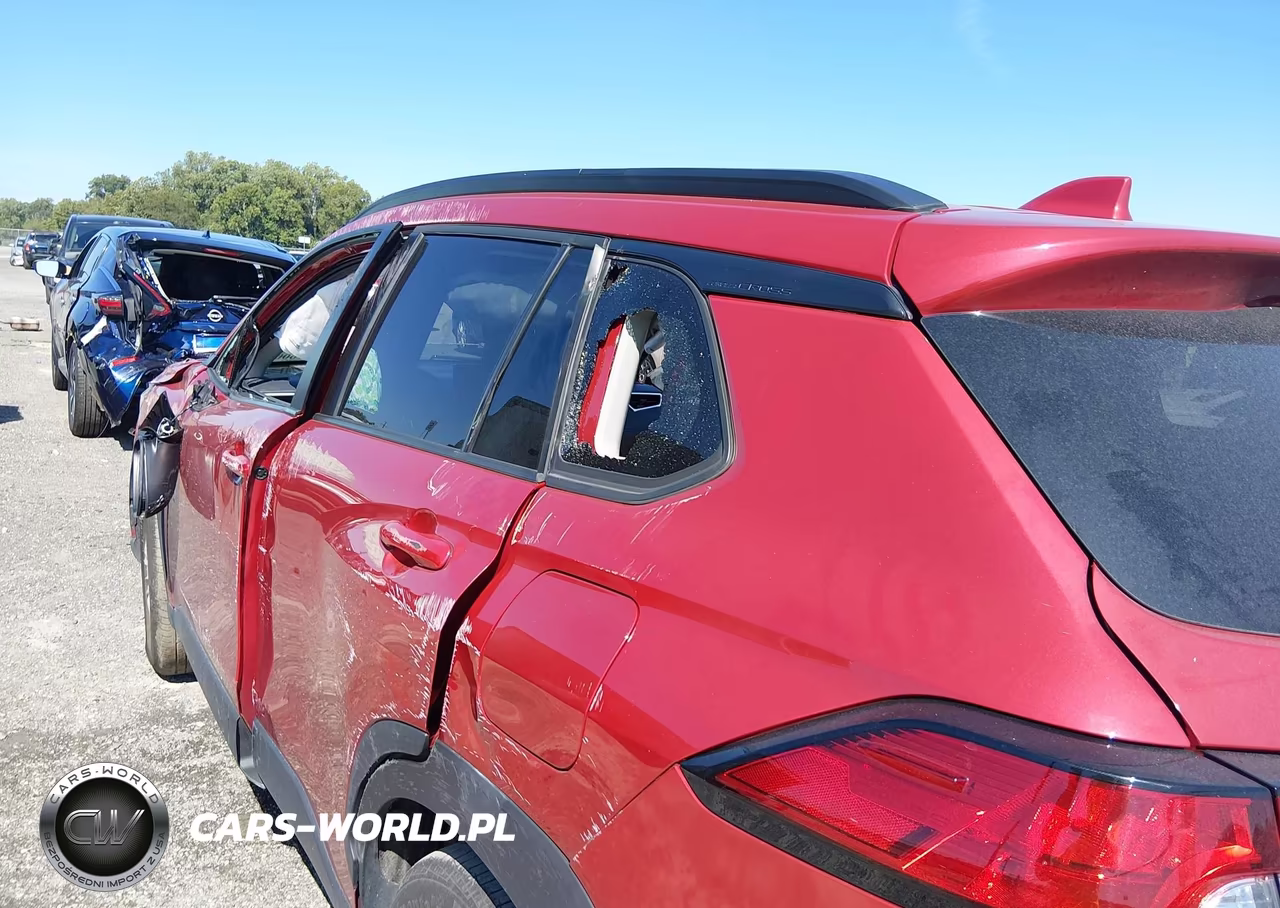 2022 Toyota Corolla Cross Le VIN:7MUCAABG0NV002075 - 6