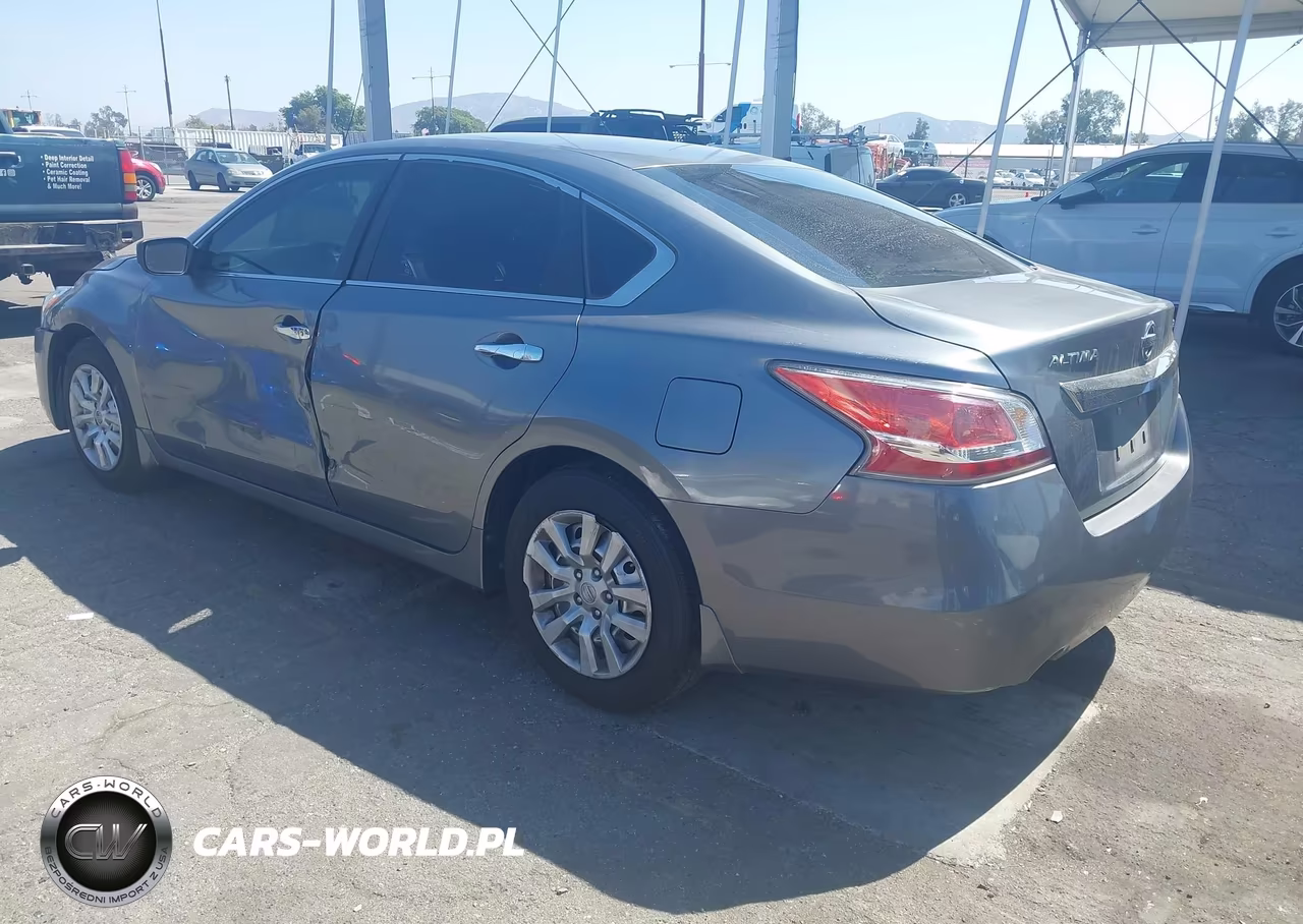2015 Nissan Altima 2.5 S VIN:1N4AL3AP2FC259093 - 3