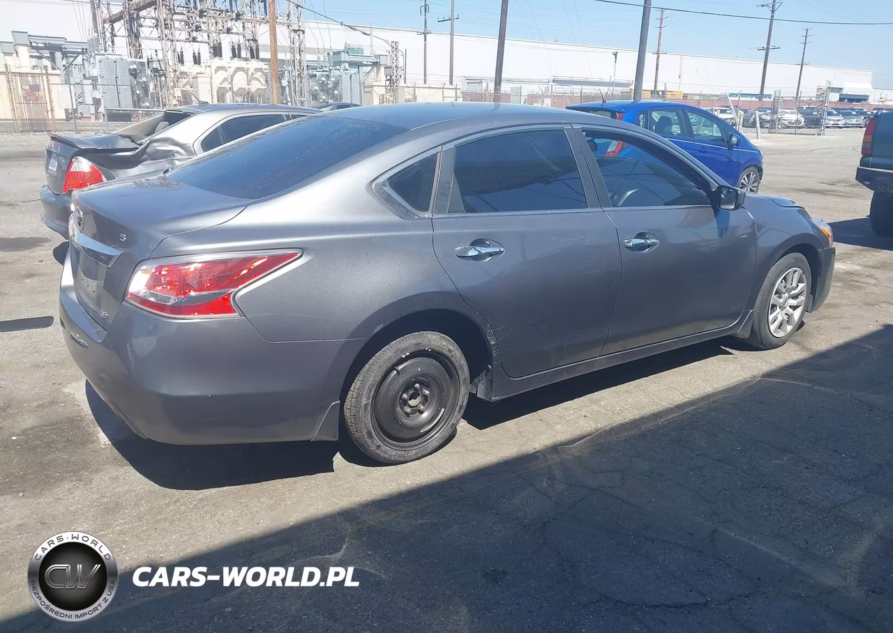 2015 Nissan Altima 2.5 S VIN:1N4AL3AP2FC259093 - 4