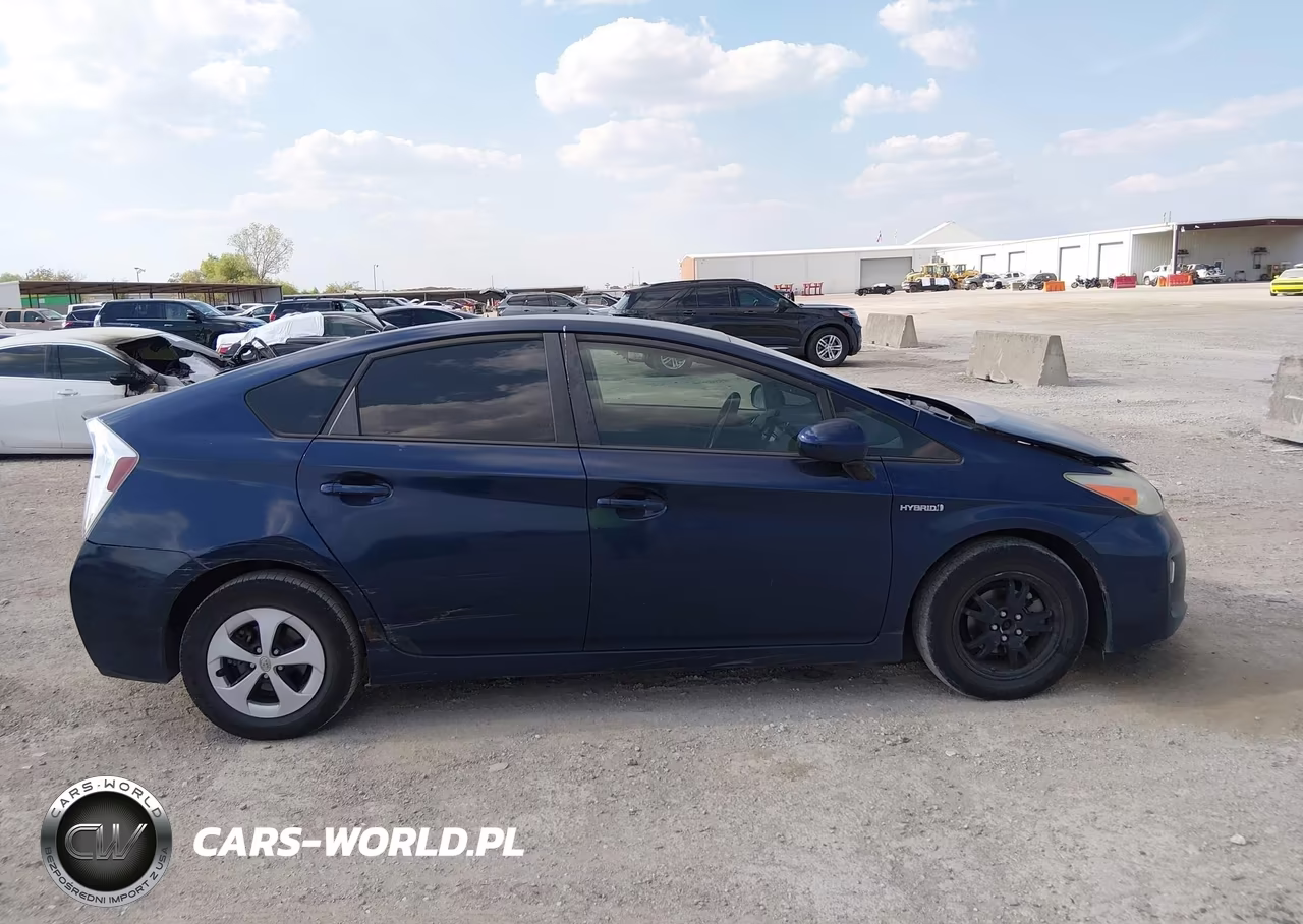 2012 Toyota Prius Two VIN:JTDKN3DU2C1517212 - 13