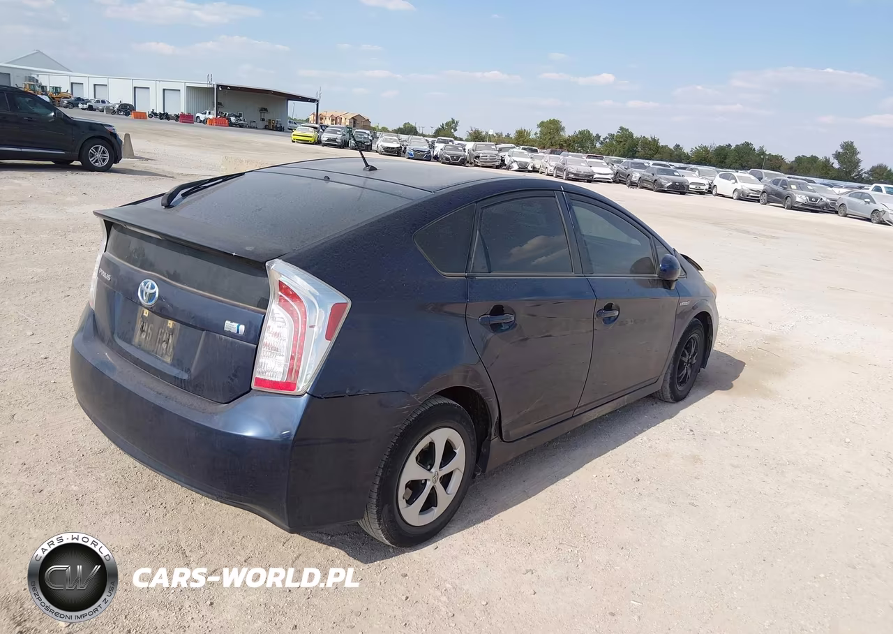 2012 Toyota Prius Two VIN:JTDKN3DU2C1517212 - 4