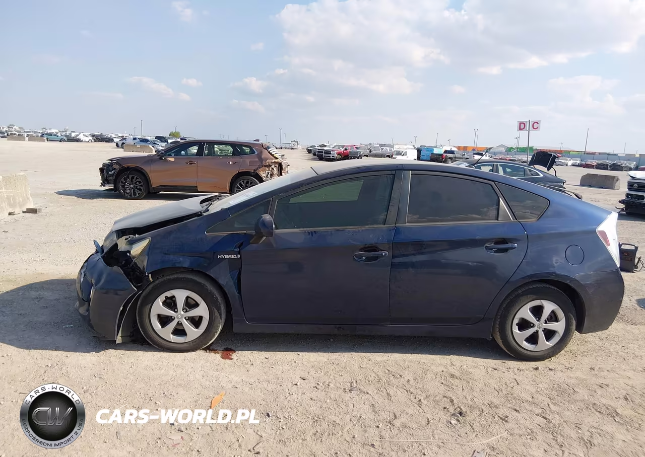 2012 Toyota Prius Two VIN:JTDKN3DU2C1517212 - 6
