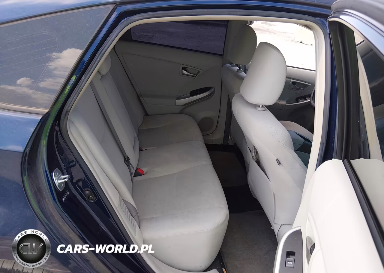 2012 Toyota Prius Two VIN:JTDKN3DU2C1517212 - 8