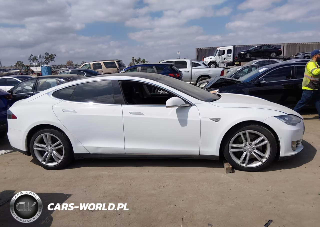 2015 Tesla Model S 70D-85D-P85D VIN:5YJSA1S24FF093867 - 13