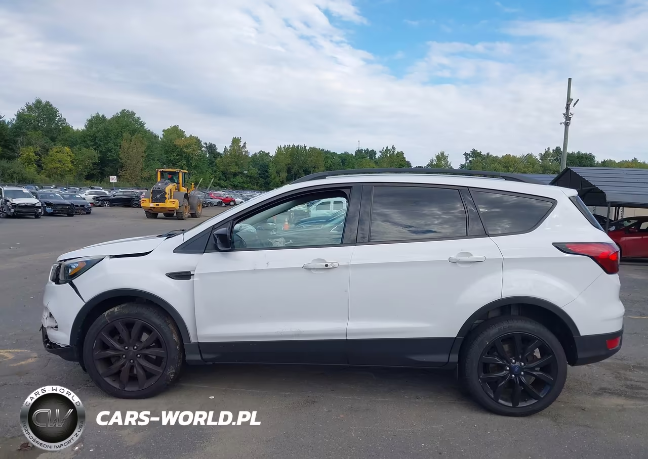 2019 Ford Escape Se VIN:1FMCU9GD9KUB91763 - 15