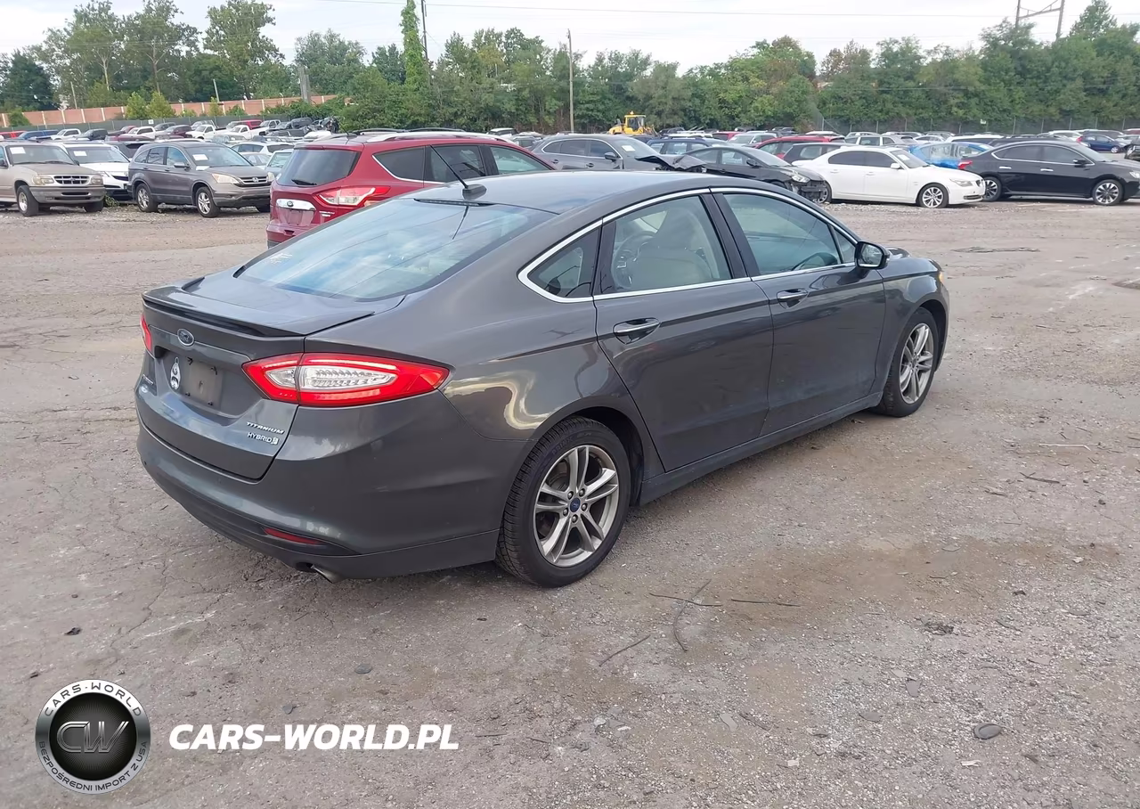 2015 Ford Fusion Hybrid Titanium VIN:3FA6P0RU7FR176652 - 4