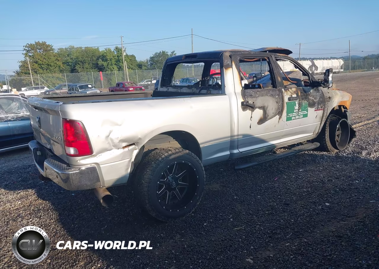 2017 Ram 2500 Tradesman 4X4 6'4 Box VIN:3C6UR5CL7HG657998 - 4