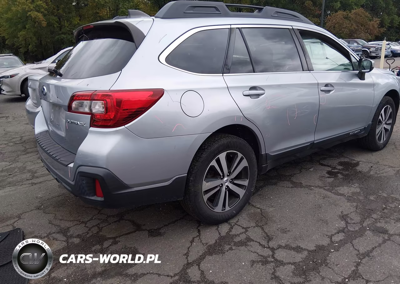 2018 Subaru Outback 2.5I Limited VIN:4S4BSANC6J3246767 - 4
