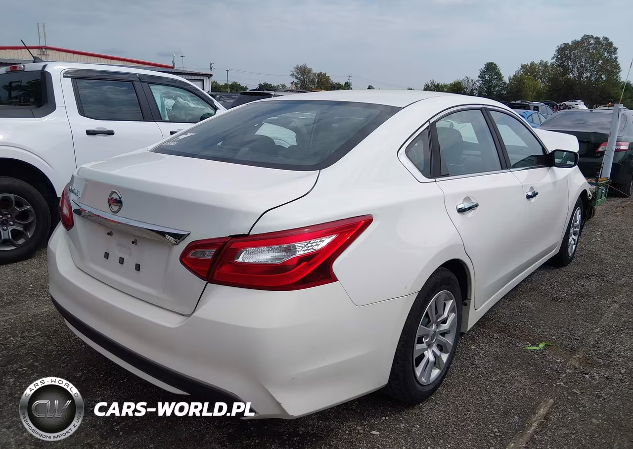 2017 Nissan Altima 2.5 S VIN:1N4AL3APXHN350782 - 4