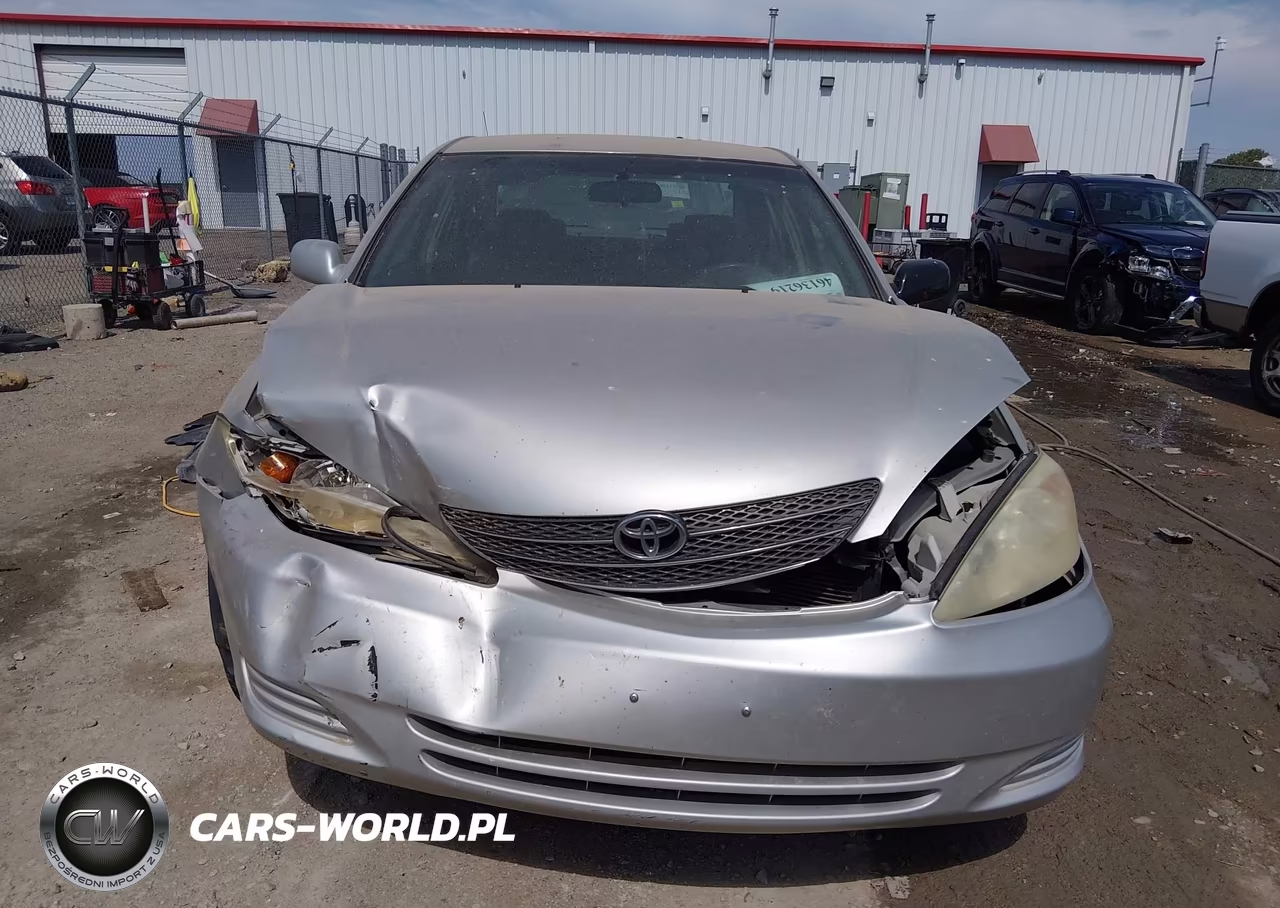 2003 Toyota Camry Le VIN:4T1BE32K13U674032 - 12