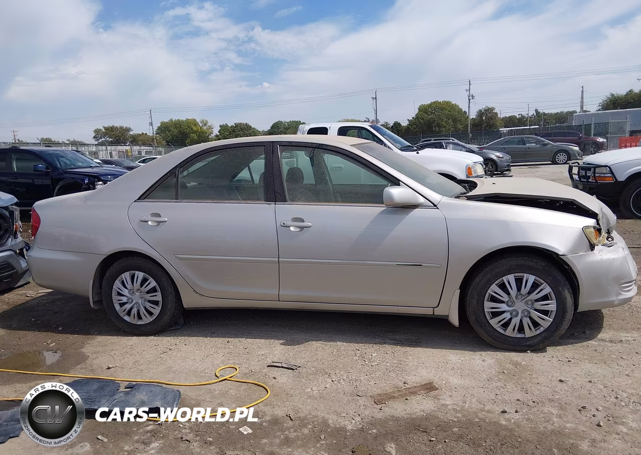2003 Toyota Camry Le VIN:4T1BE32K13U674032 - 13