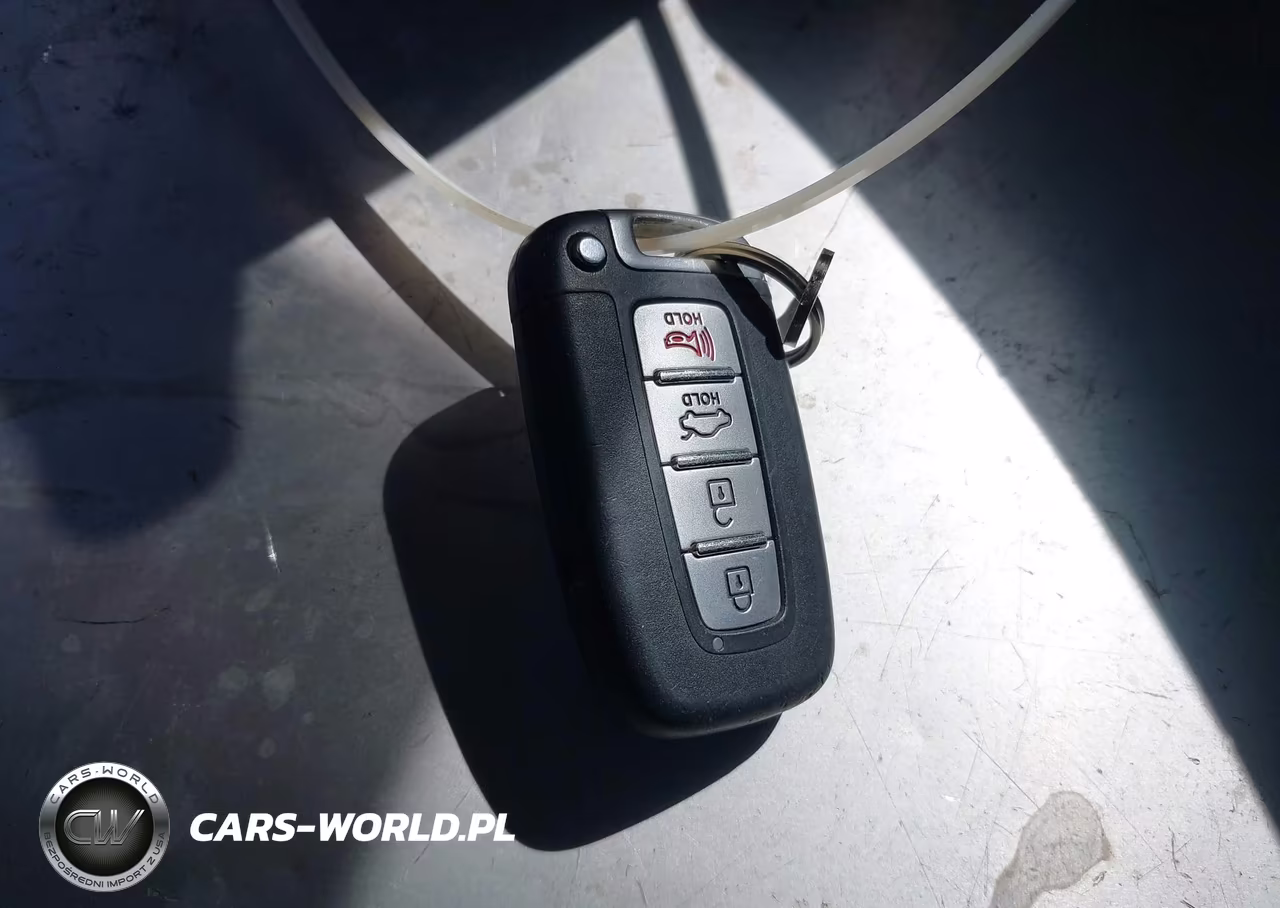 2013 Hyundai Sonata Hybrid VIN:KMHEC4A48DA064725 - 11