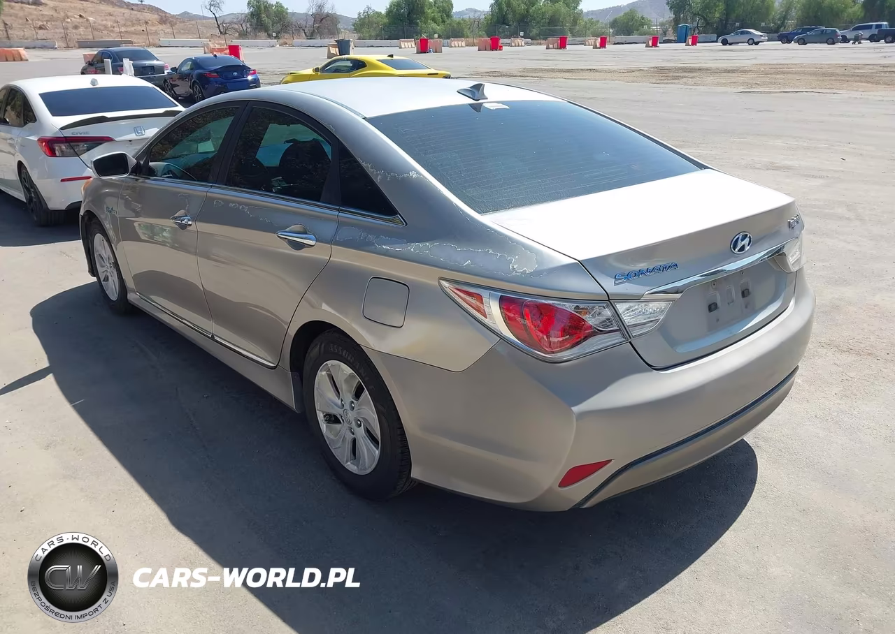 2013 Hyundai Sonata Hybrid VIN:KMHEC4A48DA064725 - 3