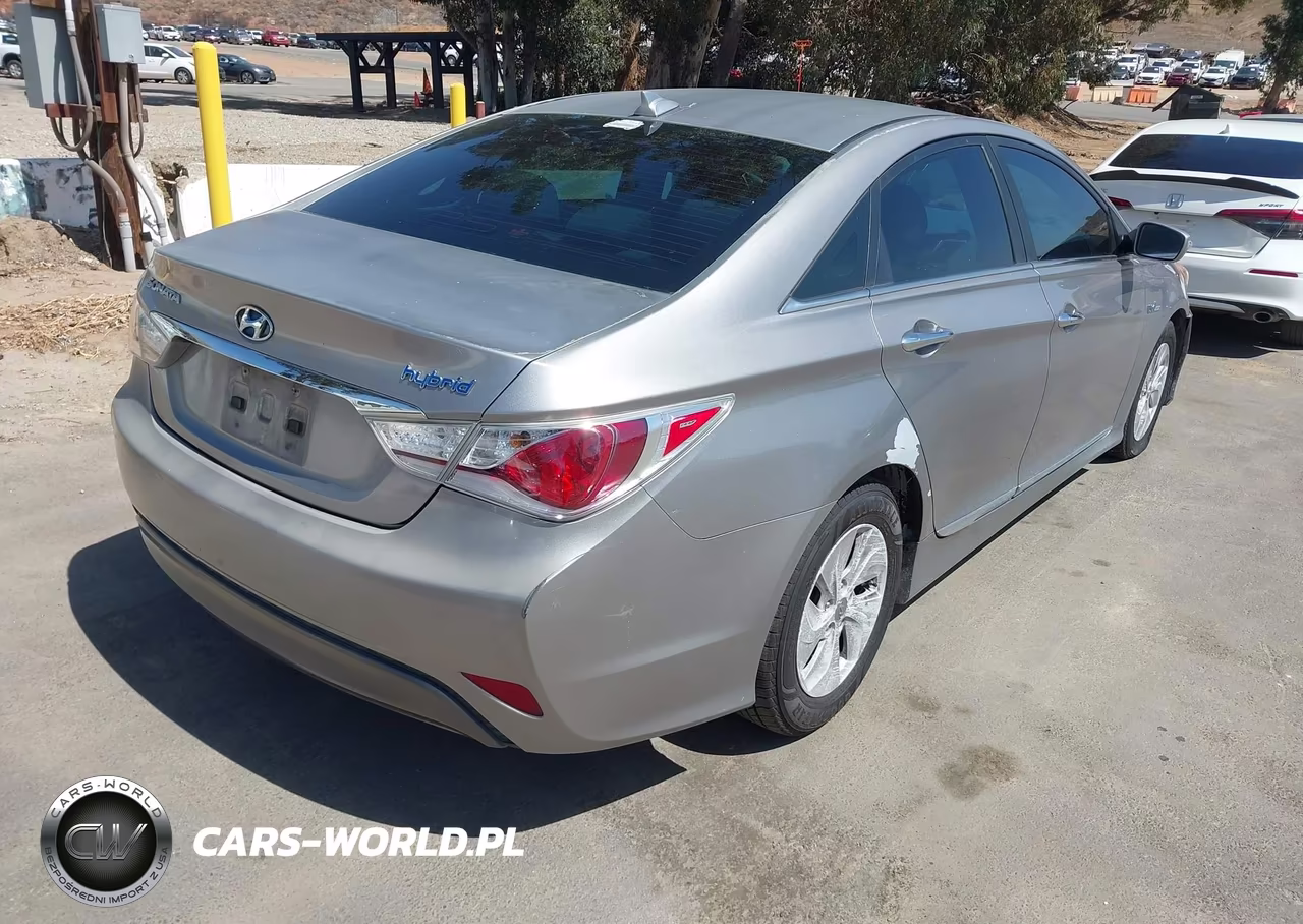 2013 Hyundai Sonata Hybrid VIN:KMHEC4A48DA064725 - 4
