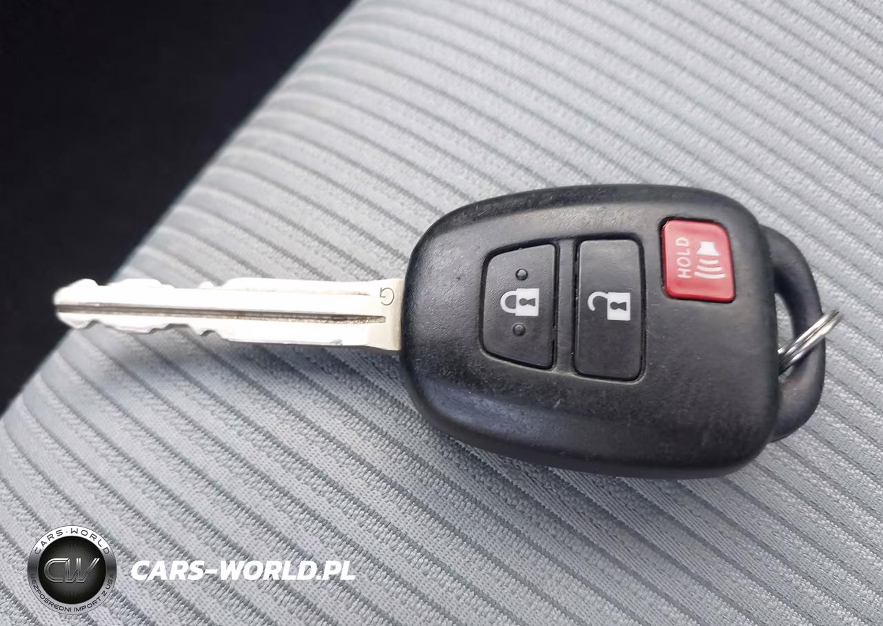 2013 Toyota Prius C Two VIN:JTDKDTB31D1540866 - 11