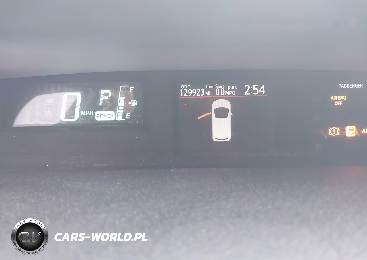 2013 Toyota Prius C Two VIN:JTDKDTB31D1540866 - 15