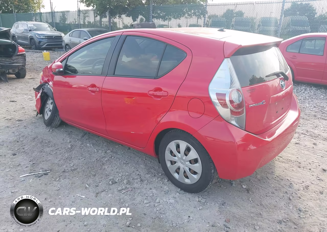 2013 Toyota Prius C Two VIN:JTDKDTB31D1540866 - 3