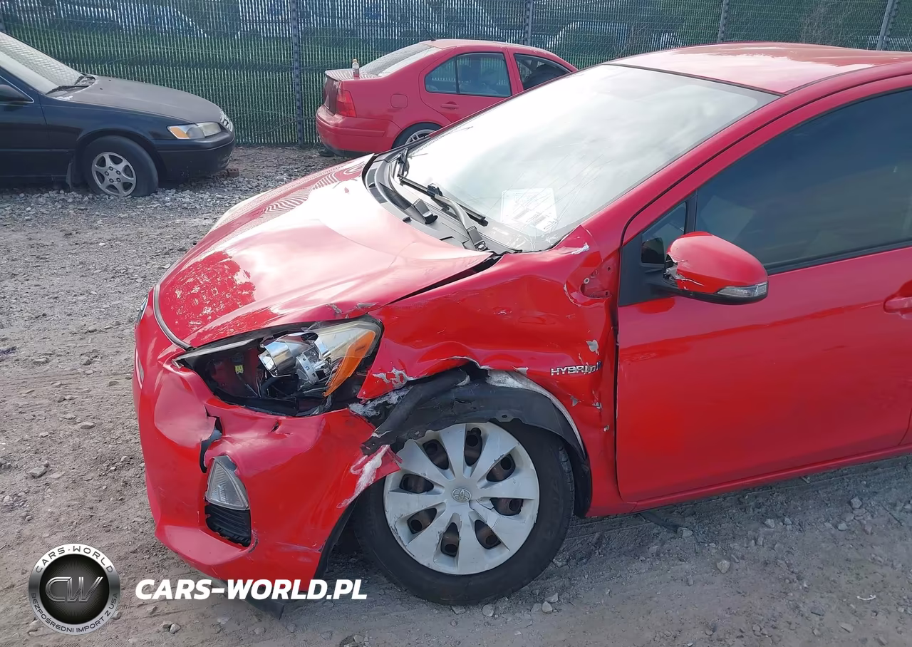 2013 Toyota Prius C Two VIN:JTDKDTB31D1540866 - 6