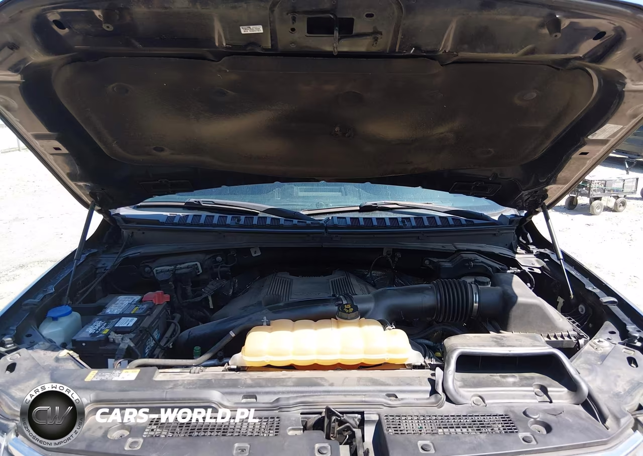 2018 Ford Expedition Xlt VIN:1FMJU1JT8JEA36168 - 10