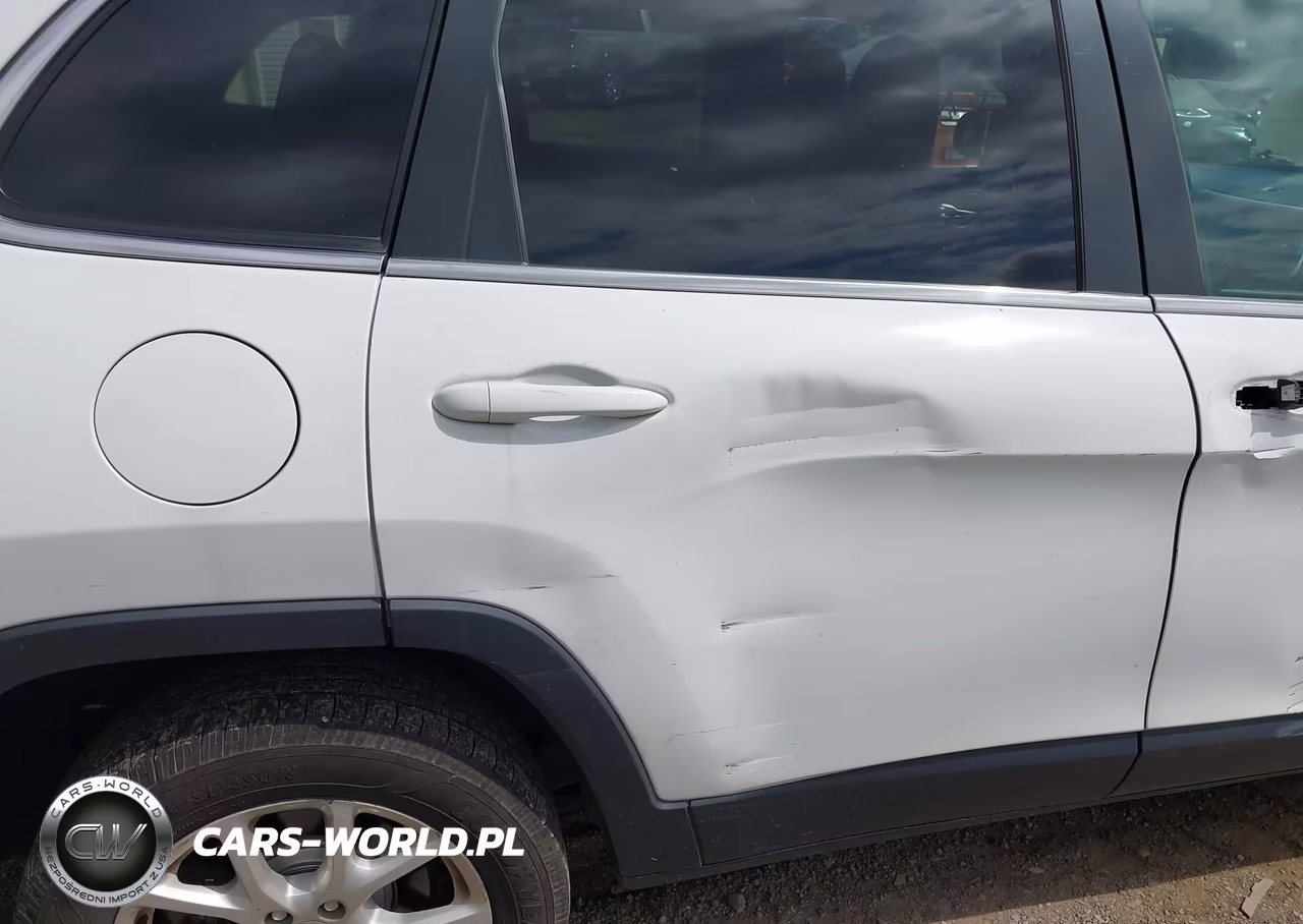 2014 Jeep Cherokee Latitude VIN:1C4PJMCB3EW107290 - 13