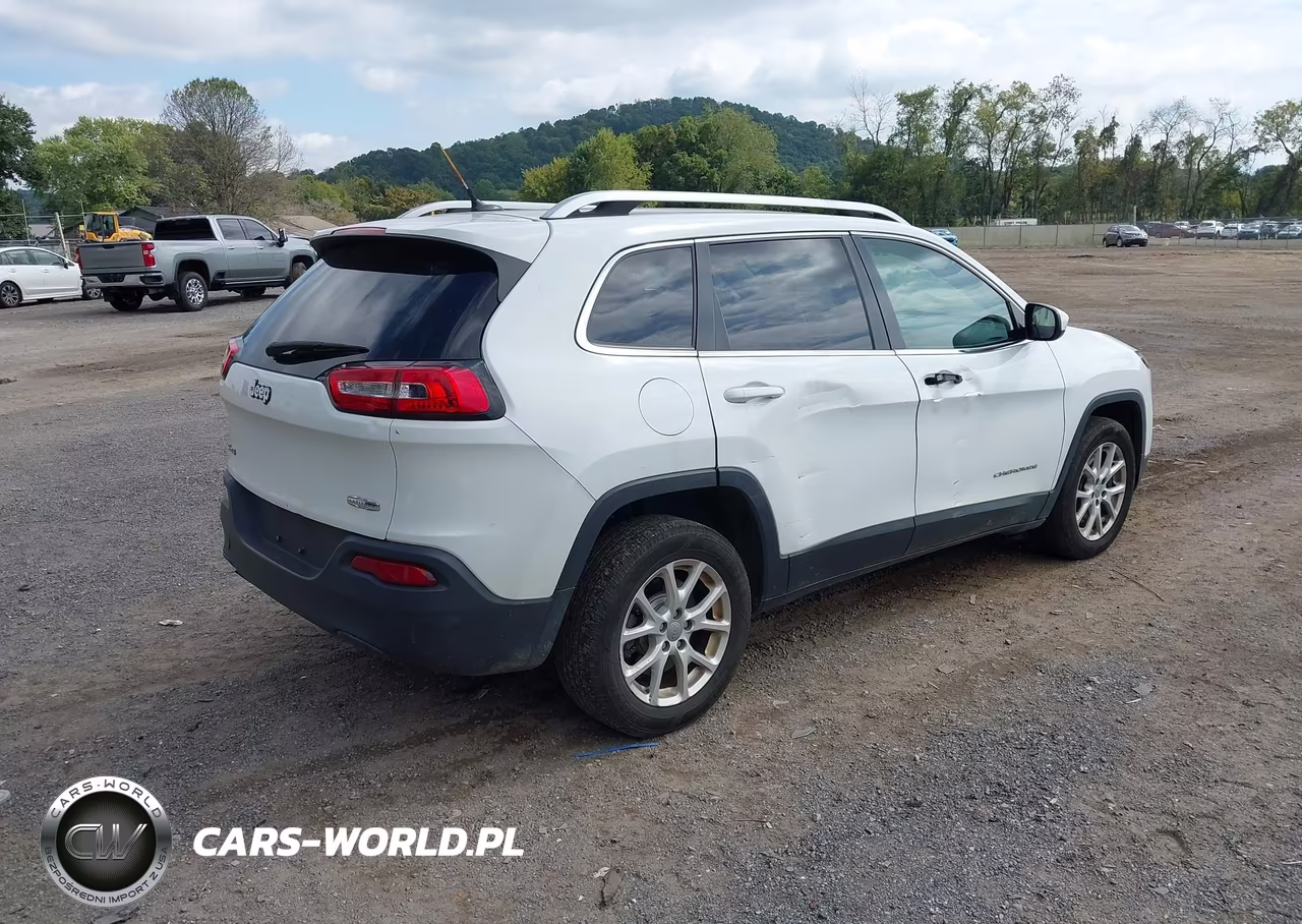 2014 Jeep Cherokee Latitude VIN:1C4PJMCB3EW107290 - 4