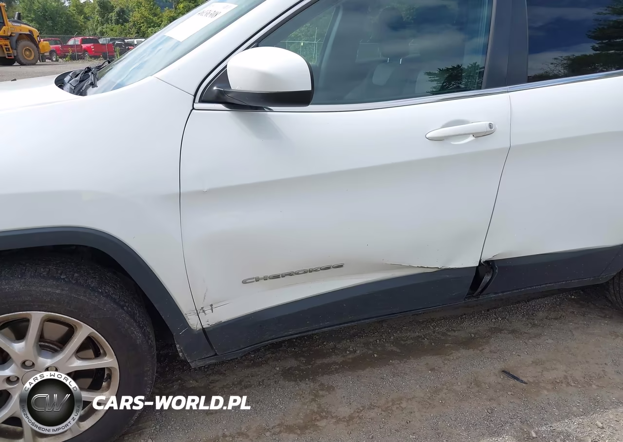 2014 Jeep Cherokee Latitude VIN:1C4PJMCB3EW107290 - 6