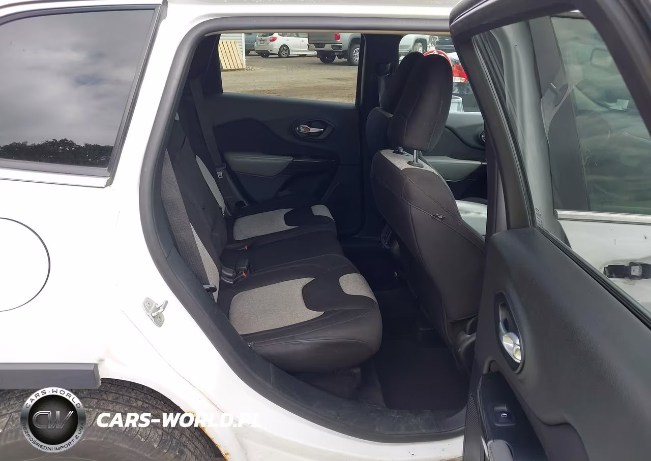 2014 Jeep Cherokee Latitude VIN:1C4PJMCB3EW107290 - 8