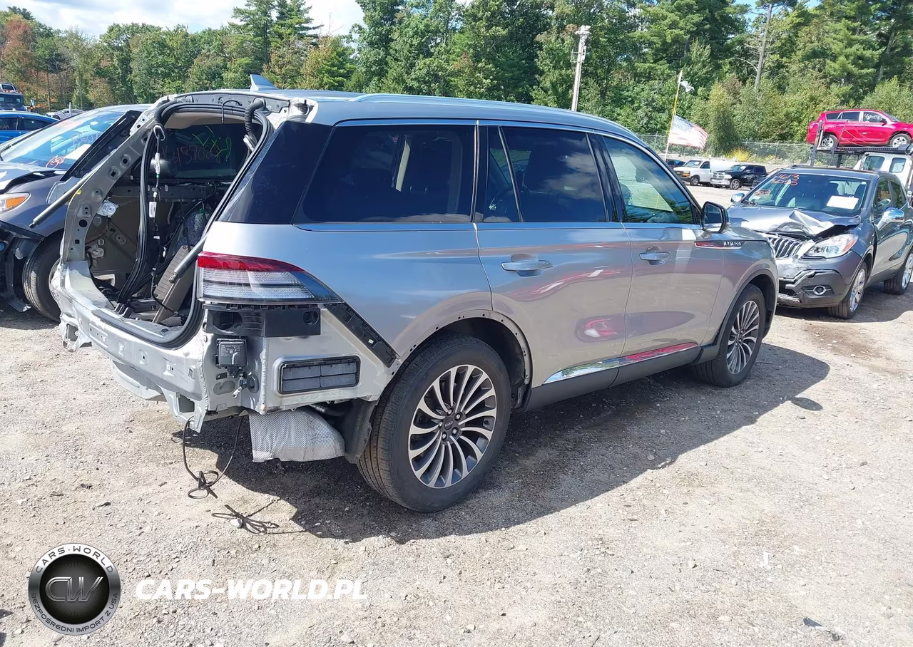 2020 Lincoln Aviator Reserve VIN:5LM5J7XC1LGL04440 - 4