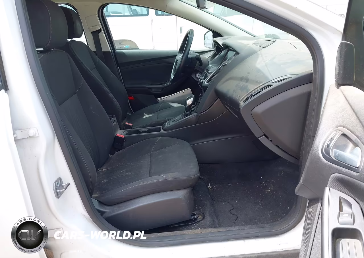 2017 Ford Focus Sel VIN:1FADP3H22HL244799 - 5