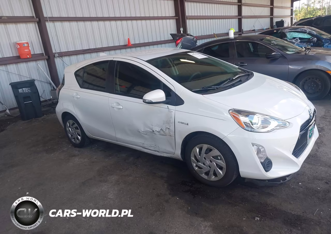 2015 Toyota Prius C Two VIN:JTDKDTB3XF1579894 - 13