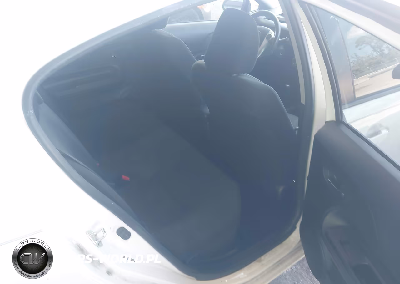 2015 Toyota Prius C Two VIN:JTDKDTB3XF1579894 - 8